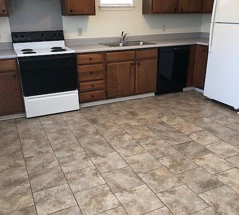 4th image of 1244 Park Dr