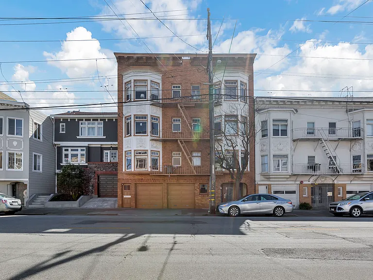 5431 California — Photo 2