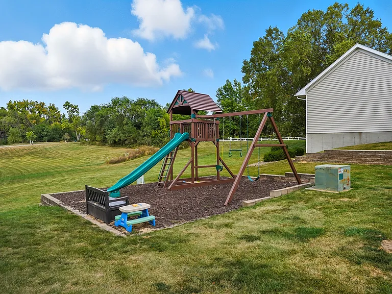 Woodridge Estates — Photo 20