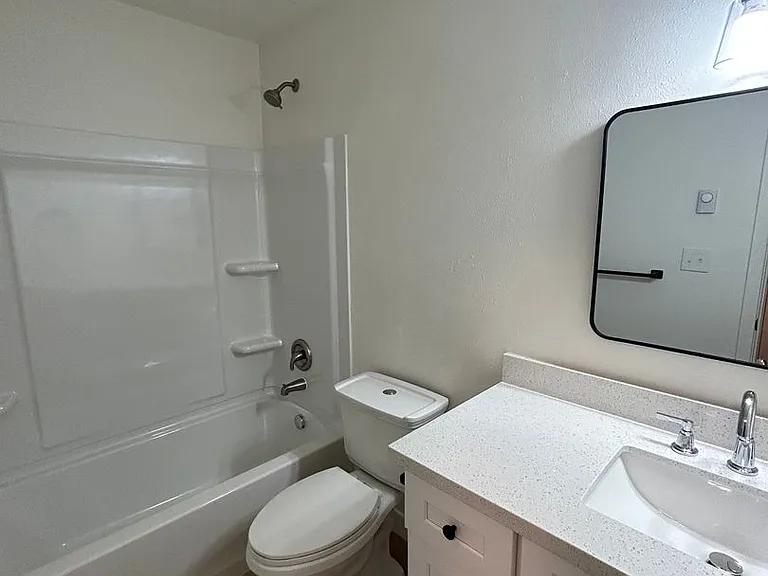 Allred 4 Plex — Photo 11