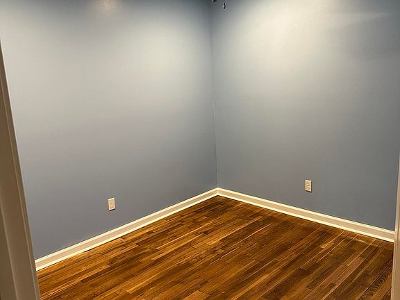 5th image of 5712 King Dr