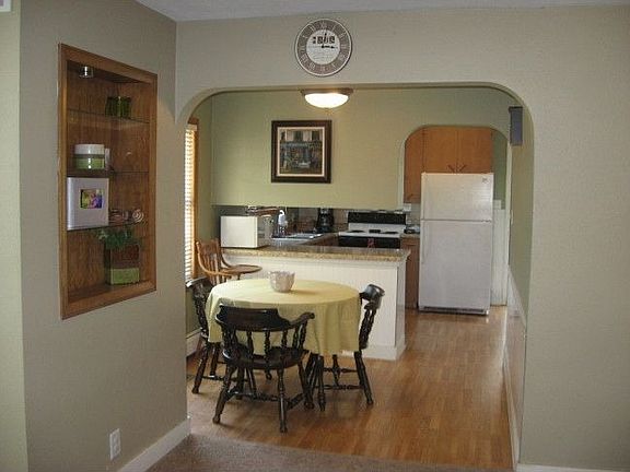 5th image of 557 Drury Pl