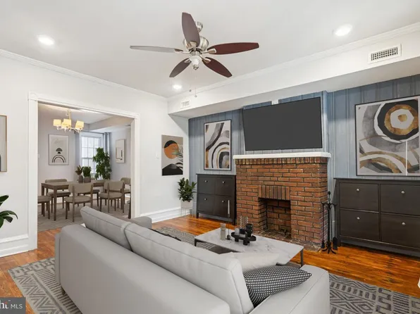572 Hermitage St, Philadelphia, PA 19128