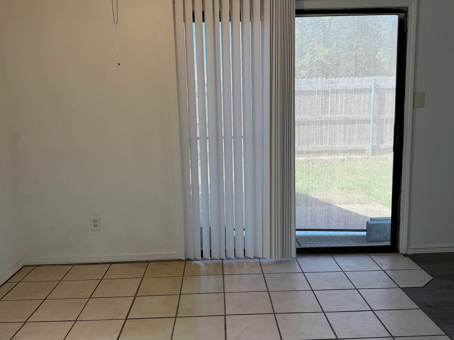 3 bed, 1.5 bath, 1300 sqft, $1,700 — Photo 4