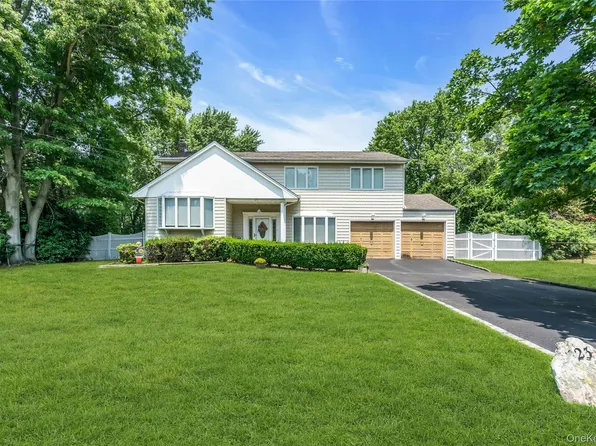 23 Carpenter Lane, Hauppauge, NY 11788