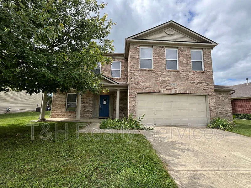 3 bed, 2.5 bath, 2968 sqft, $2,250 — Photo 1