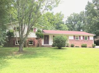 859 Sandcut Rd, Oneida, TN 37841