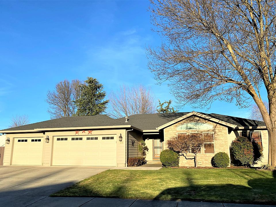1st image of 135 Willow Bend Way