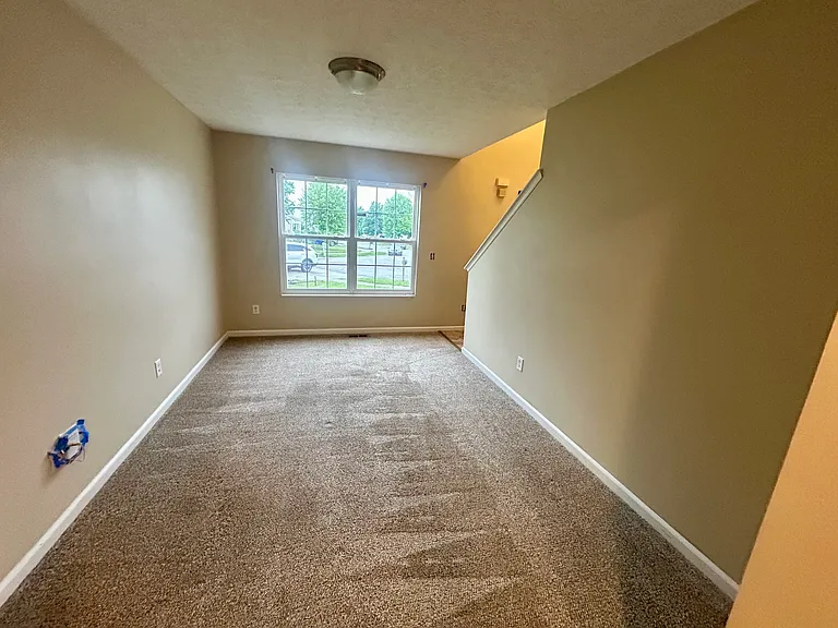 1040 Gleason Dr — Photo 6