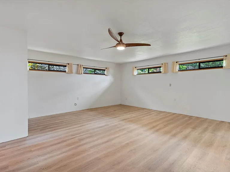 560 Kuikahi Dr — Photo 49