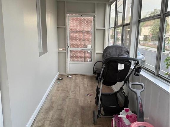 4th image of 45 Park Ave #1