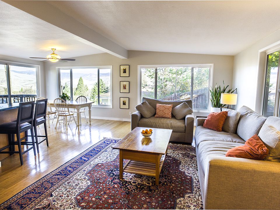 1st image of 1096 Hillview Dr