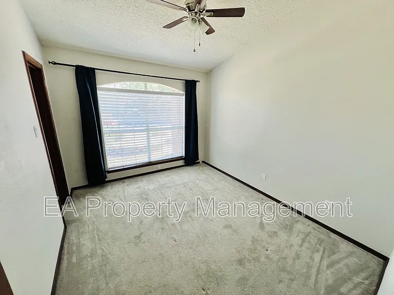 8016 Lynnhaven Pl NW — Photo 15