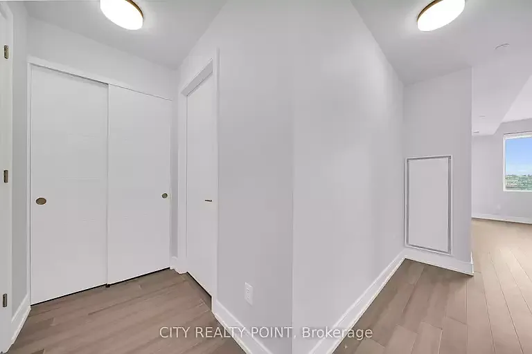 664 Spadina Ave #306 photo 1