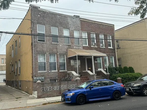 59-20 56th Dr, Maspeth, NY 11378