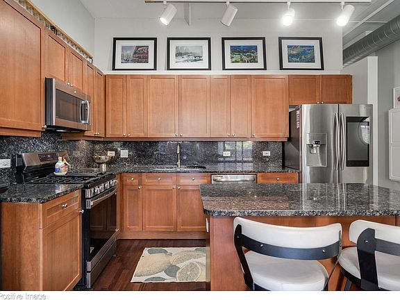 5th image of 1301 W Madison St APT 304