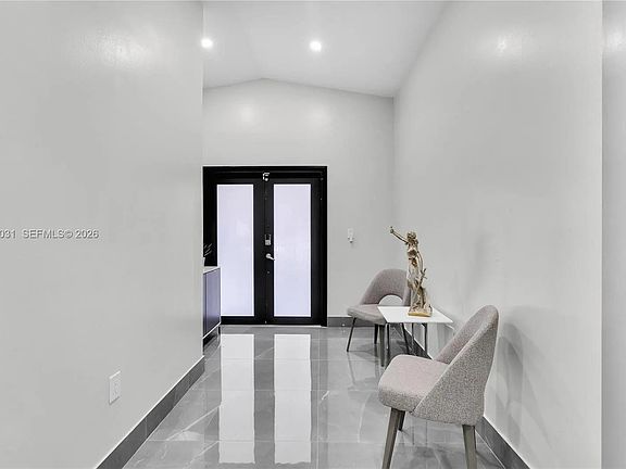 5th image of 3118 W 71st Pl