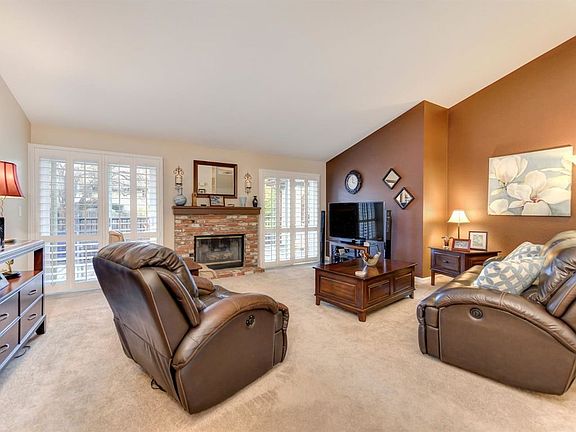 3rd image of 110 Rocky Cove Ct