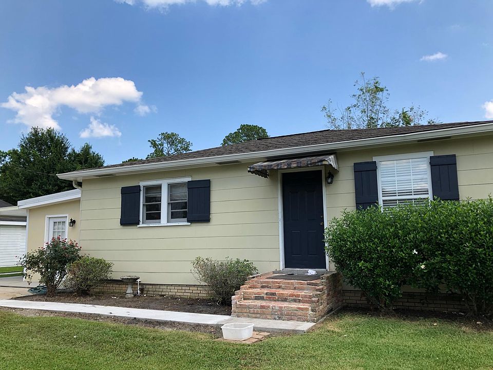 1st image of 101 Rosewood Dr