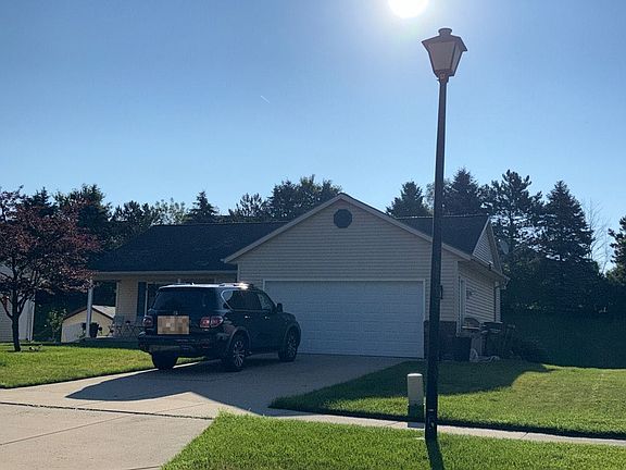 2nd image of 9144 Glengarry Ct SE