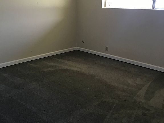 5th image of 948 Weldwood Ct APT 3