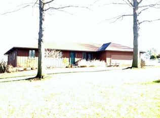 12232 Hubbard Rd, Kansas City, KS 66109