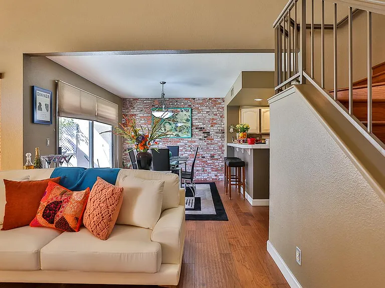2657 Seashore Dr — Photo 8