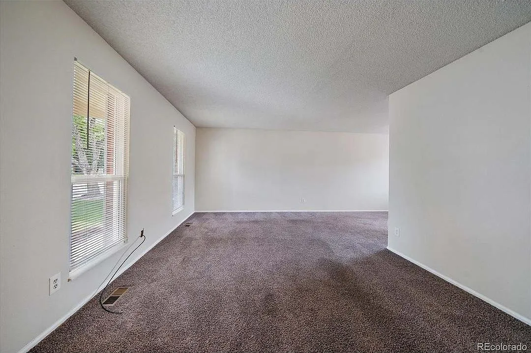 5 bed, 2538 sqft, $3,100 — Photo 3