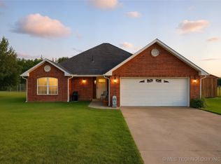504 N Hughes Ave, Morris, OK 74445