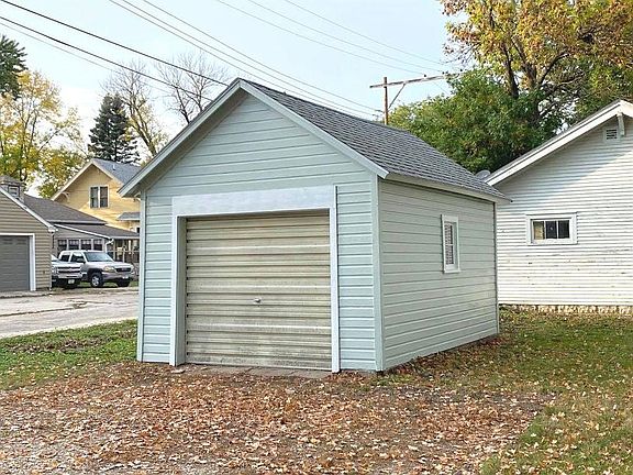 3rd image of 707 Union St