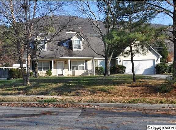2nd image of 14925 Clovercrest Dr SE