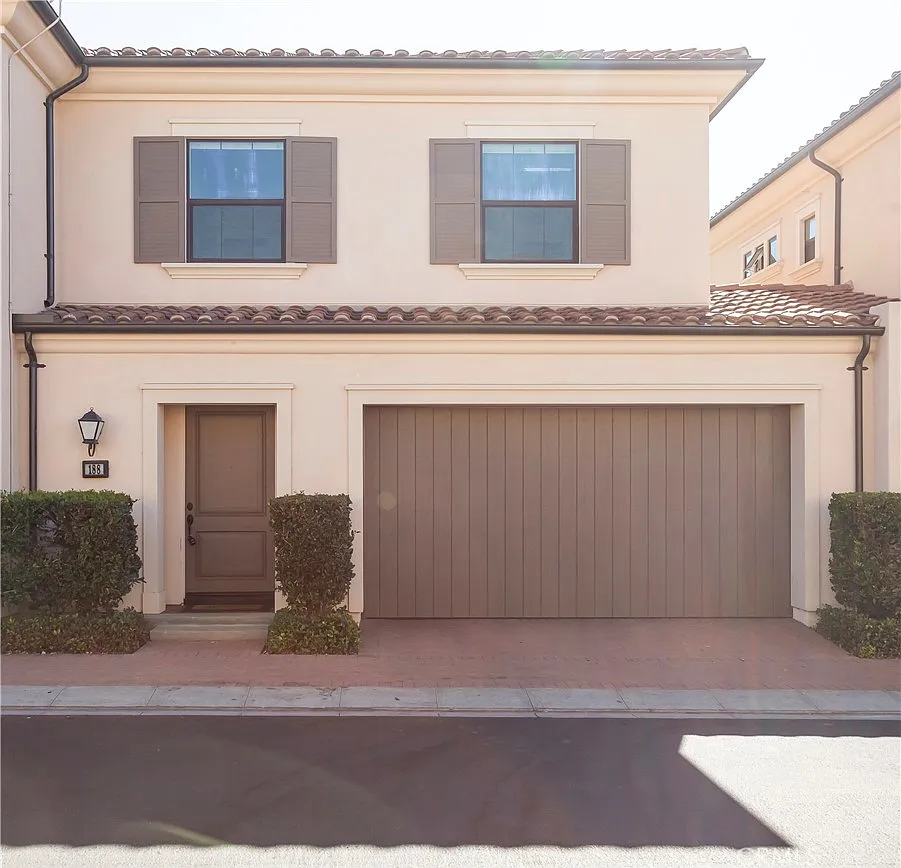 3 bed, 2.5 bath, 1581 sqft, $5,000 — Photo 1