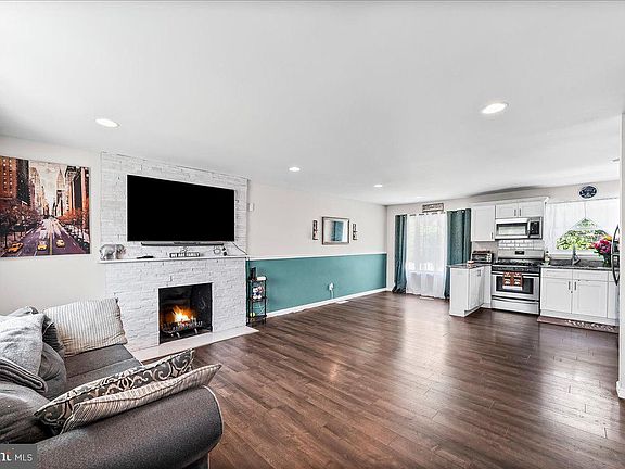 5th image of 1109 Brookwood Ln
