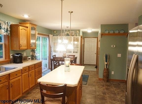 4th image of 339 Vitez Dr