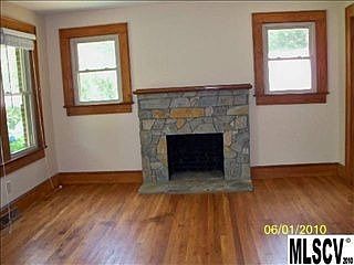 4th image of 2825 Burns Cir