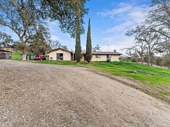 4th image of 37000 Sand Creek Rd