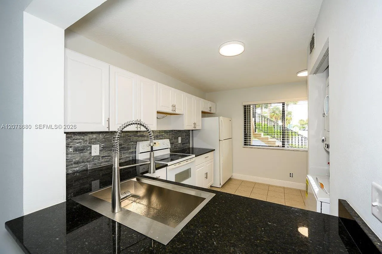 Windwood Isles Condo — Photo 4