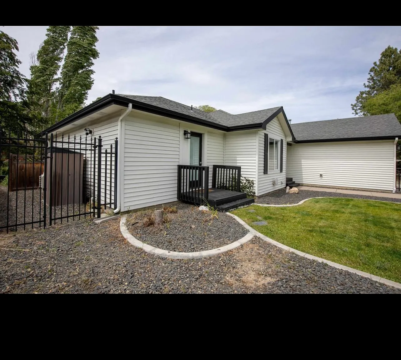 5122 S Freya St — Photo 2