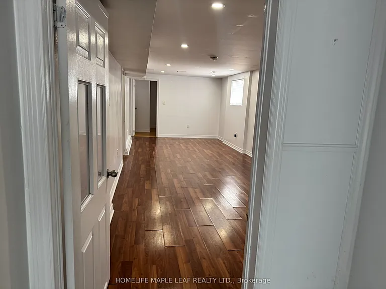 8 Montrose Pl — Photo 12