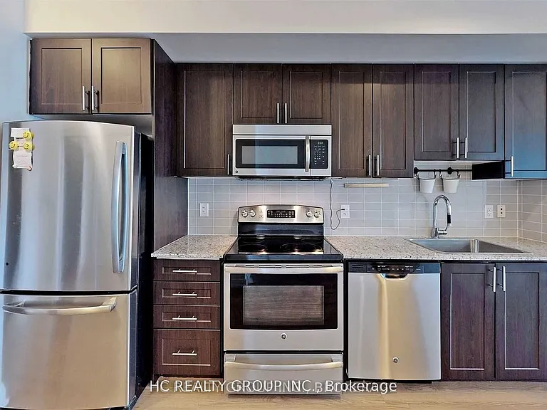 7171 Yonge St #2305 — Photo 9