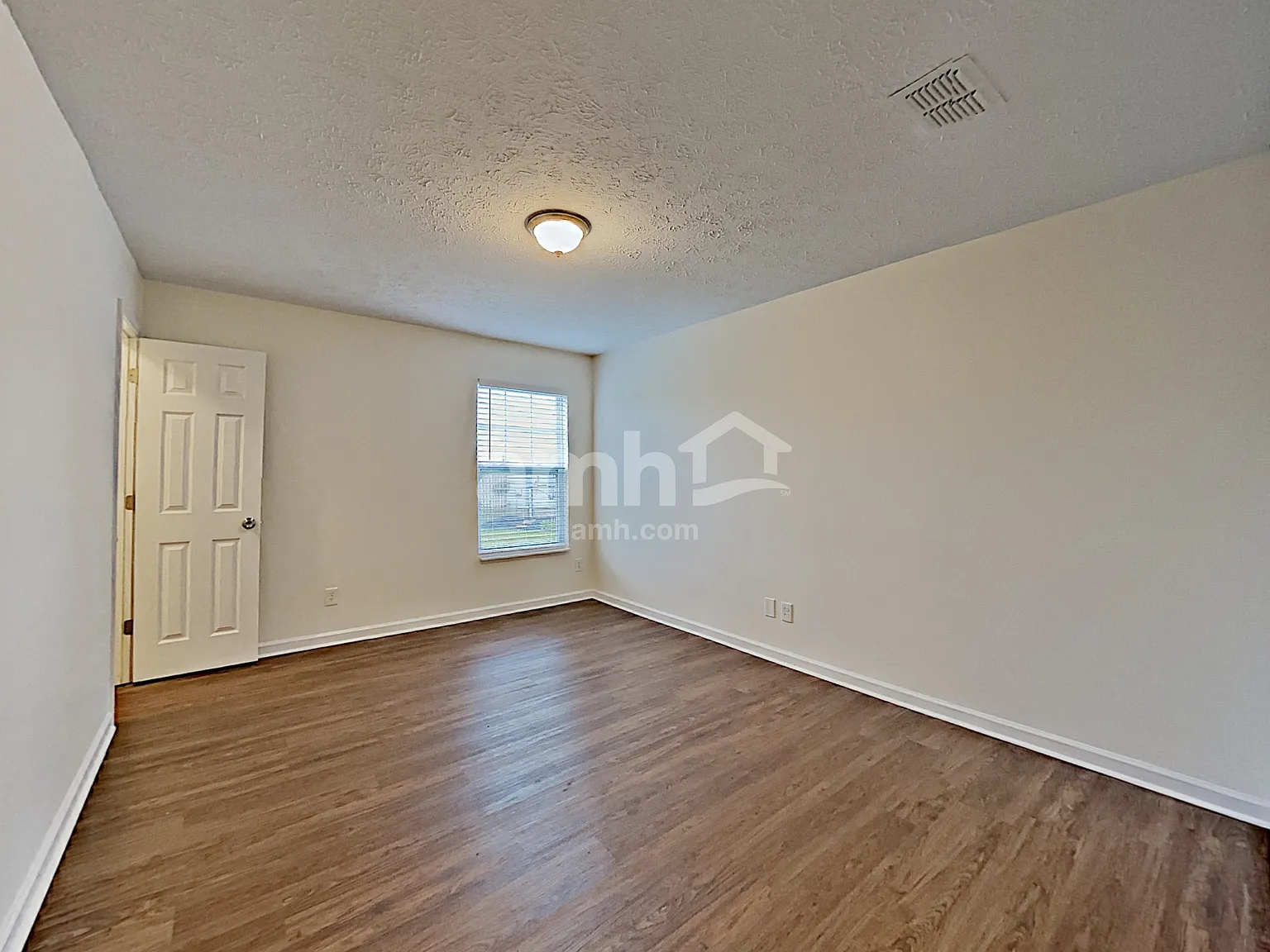 4 bed, 3.0 bath, 2495 sqft, $2,635 — Photo 3