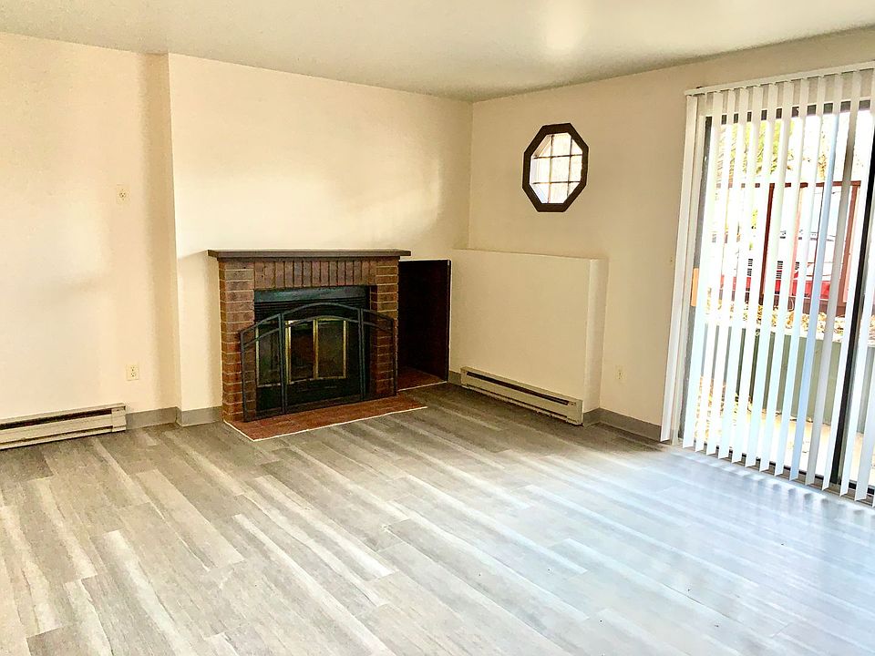 1st image of 4501 Boardwalk Dr E #H71