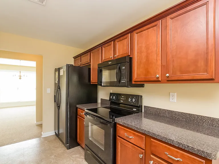 4050 Grandover Dr — Photo 8