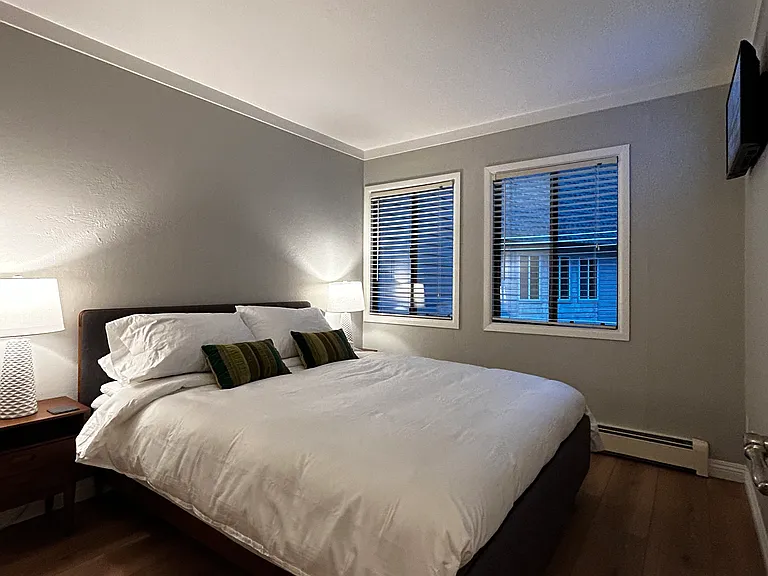 820 Oriole Way — Photo 14
