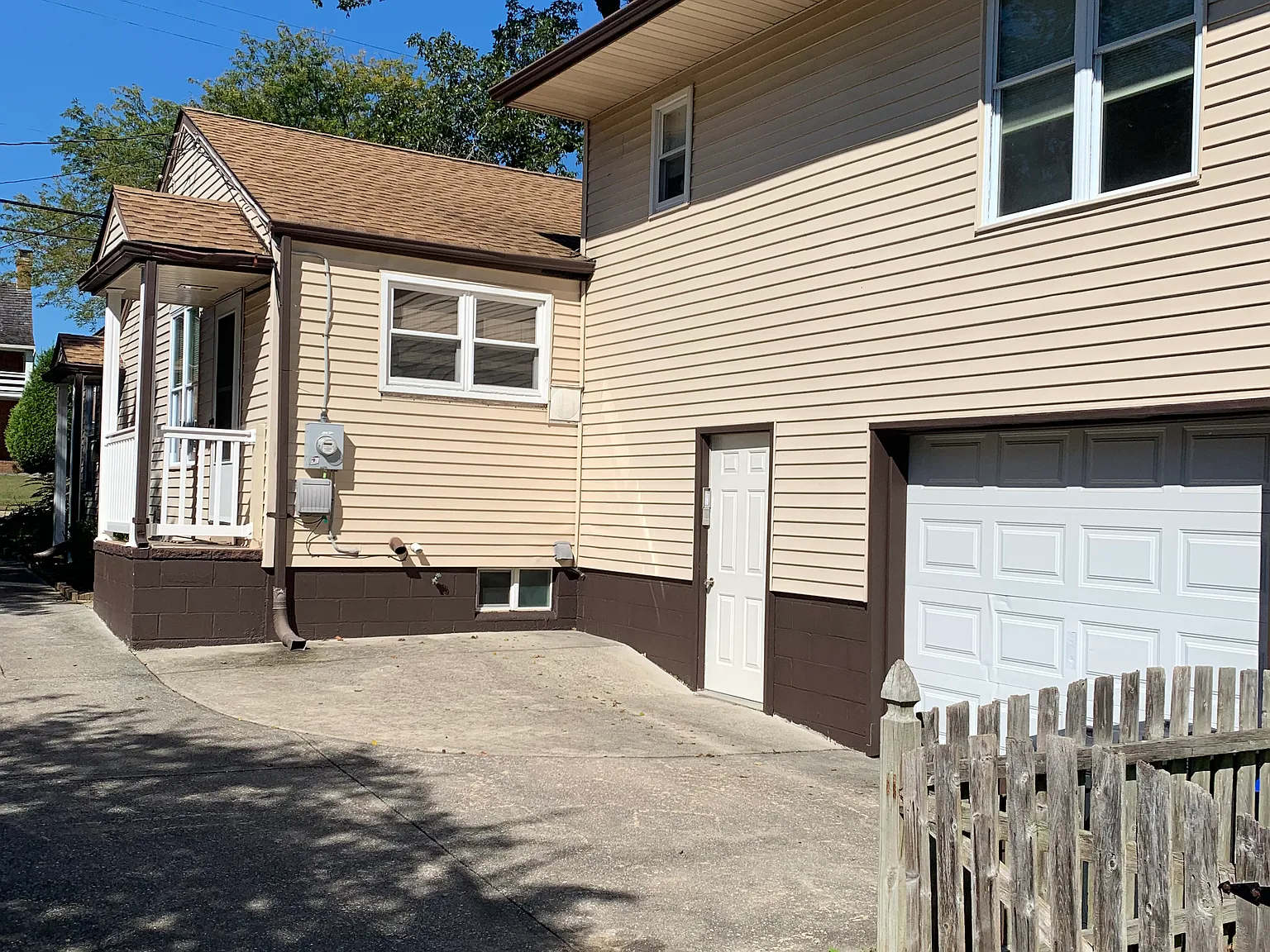 3 bed, 1927 sqft, $2,850 — Photo 3