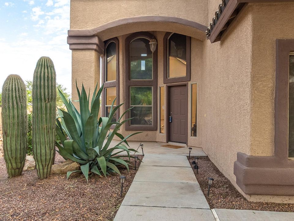 1st image of 425 E Camino Del Abeto
