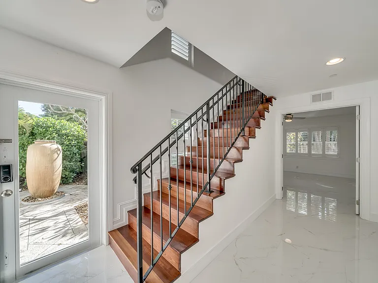1112 NE 17th Way #1112 — Photo 12