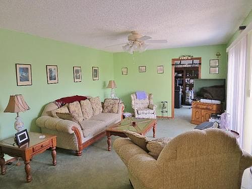 3rd image of 803 SE Camelot Gardens Blvd