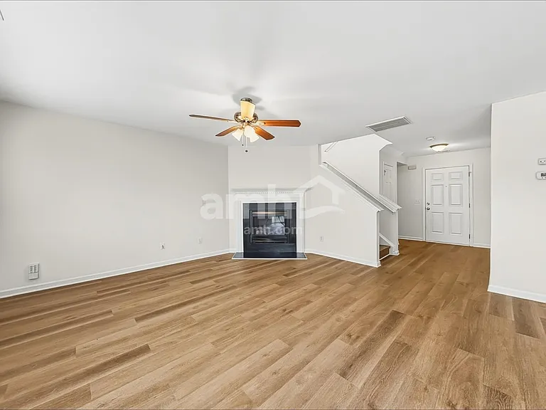 416 Magna Dr — Photo 7