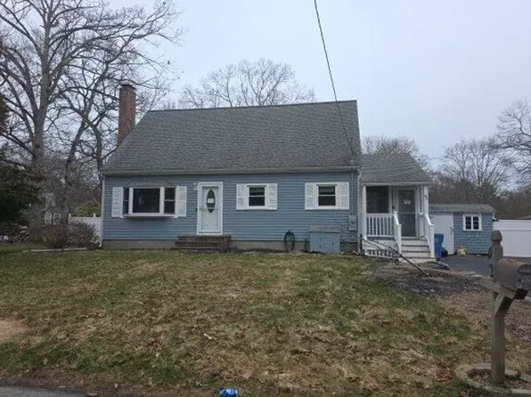 92 Hill Top Rd, Whitman, MA 02382